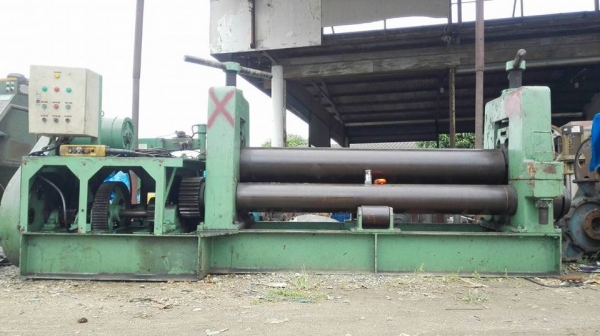 เครื่องม้วนเหล็กญี่ปุ่น หน้ากว้าง 2000 มม ม้วนหนา 25 มม เพลาตัน 12" หัวเพลาม้วนแป้ปได้ นน 7000 kg เก่านอกพร้อมใช้