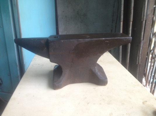 ทั่ง 12 นิ้ว สภาพดีไม่มีรอยชํ้า