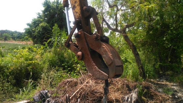 ขายรถแบคโฮ KOMATSU PC200-5ติดคีบ ขายรถแบคโฮ KOMATSU PC200-5ติดคีบ