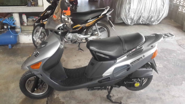 ขาย สกู๊ตเตอร์ Suzuki Vecstar 150 สภาพสวยๆเครื่องแน่นๆครับ ราคา 50 cc. ขาย สกู๊ตเตอร์ Suzuki Vecstar 150 สภาพสวยๆเครื่องแน่นๆครับ ราคา 50 cc.