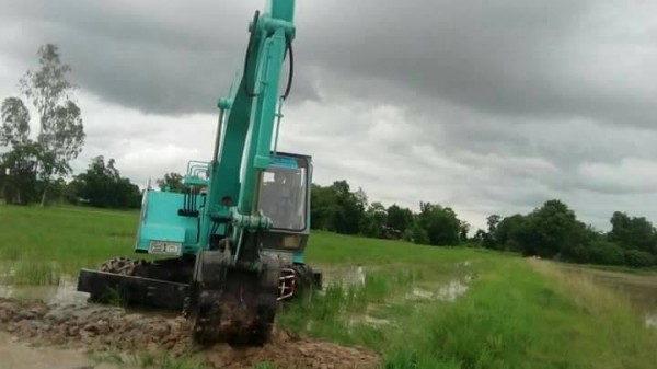 ขาย Kobelco SKO4WD. ขับเคลื่อน4ล้อ 80 แรง สองเพลา ใช้งานปกติ เครื่องดี ขาย Kobelco SKO4WD. ขับเคลื่อน4ล้อ 80 แรง สองเพลา ใช้งานปกติ เครื่องดี