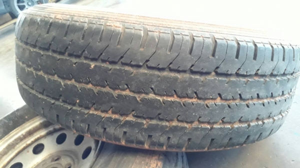 215R14C MICHELIN XCD ปี13 ดอกสวย มี 2 เส้น โทร.081-427-2941 ตจว.ส่งได้ครับ 215R14C MICHELIN XCD ปี13 ดอกสวย มี 2 เส้น โทร.081-427-2941 ตจว.ส่งได้ครับ