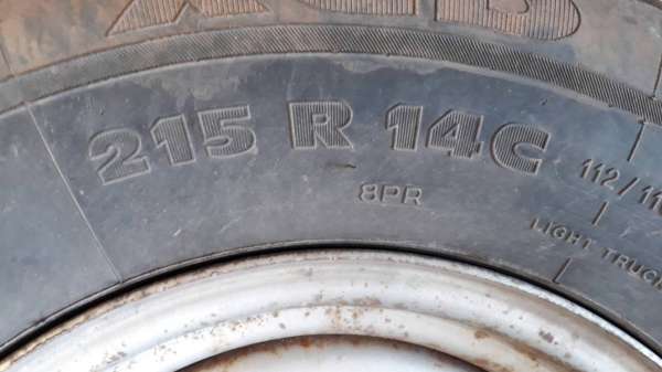 215R14C MICHELIN XCD ปี13 ดอกสวย มี 2 เส้น โทร.081-427-2941 ตจว.ส่งได้ครับ 215R14C MICHELIN XCD ปี13 ดอกสวย มี 2 เส้น โทร.081-427-2941 ตจว.ส่งได้ครับ