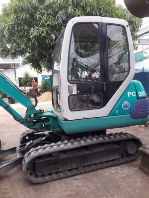 ขายKOMATSU PC30-7  เก่าญี่ปุ่นแท้  เดิมๆๆ  สภาพสวย 4,XXX  ชั่วโมง  พร้อมใช้  โทร 089-3818694  ดวงนภา