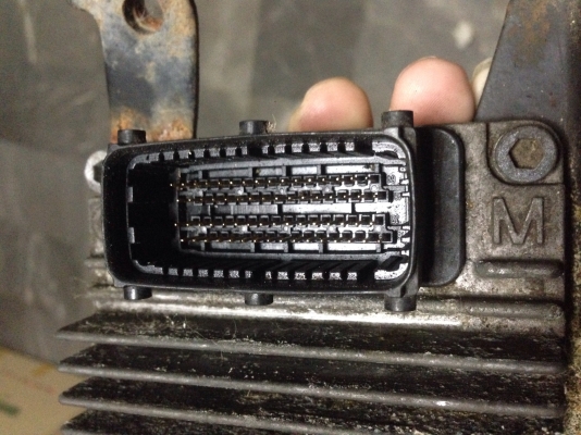 กล่องคุมไฟฟ้าบนเครื่องดราก้อนอาย/ดีแม็กตัว3000