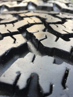 ยาง All BF Goodrich 285 70 17 ปลายปี13 ดอกเต็ม ใช้ยาว ราคาไม่แพง ยาง All BF Goodrich 285 70 17 ปลายปี13 ดอกเต็ม ใช้ยาว ราคาไม่แพง