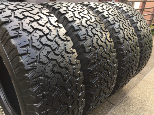 ยาง All BF Goodrich 285 70 17 ปลายปี13 ดอกเต็ม ใช้ยาว ราคาไม่แพง ยาง All BF Goodrich 285 70 17 ปลายปี13 ดอกเต็ม ใช้ยาว ราคาไม่แพง