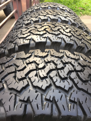 ยาง All BF Goodrich 285 70 17 ปลายปี13 ดอกเต็ม ใช้ยาว ราคาไม่แพง ยาง All BF Goodrich 285 70 17 ปลายปี13 ดอกเต็ม ใช้ยาว ราคาไม่แพง