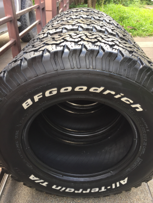 ยาง All BF Goodrich 285 70 17 ปลายปี13 ดอกเต็ม ใช้ยาว ราคาไม่แพง ยาง All BF Goodrich 285 70 17 ปลายปี13 ดอกเต็ม ใช้ยาว ราคาไม่แพง