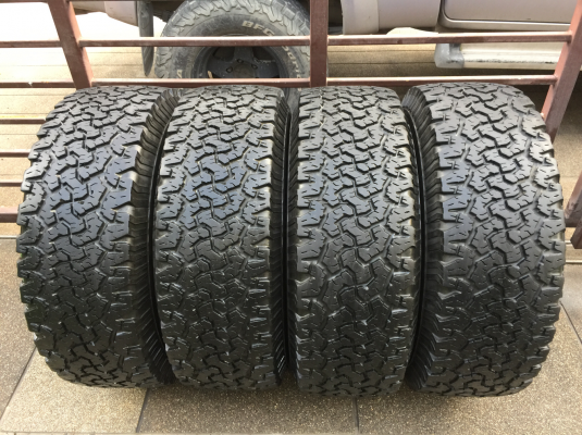 ยาง All BF Goodrich 285 70 17 ปลายปี13 ดอกเต็ม ใช้ยาว ราคาไม่แพง ยาง All BF Goodrich 285 70 17 ปลายปี13 ดอกเต็ม ใช้ยาว ราคาไม่แพง