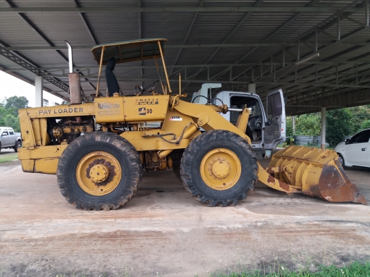 ขายรถตักkomatsu jh30b ติดต่อ0622683801