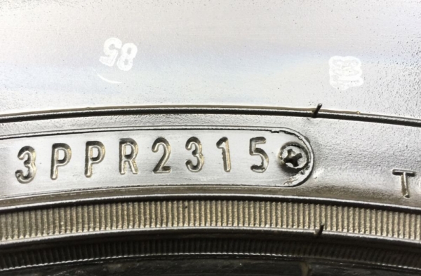 ยาง All Dunlop 30 9.5 R15 กลางปี15 ดอกเต็ม ใช้ยาว ราคาไม่แพง ยาง All Dunlop 30 9.5 R15 กลางปี15 ดอกเต็ม ใช้ยาว ราคาไม่แพง