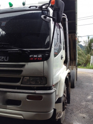 รถอีซุซุ 10 ล้อดั้ม FXZ 270 แรงม้า ปี 47. สนใจติดต่อ 081 - 6079515
