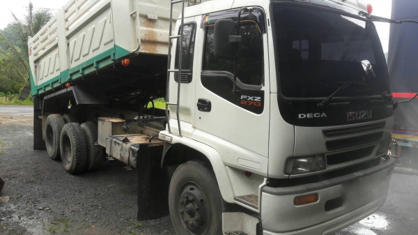 รถอีซุซุ 10 ล้อดั้ม FXZ 270 แรงม้า ปี 47. สนใจติดต่อ 081 - 6079515