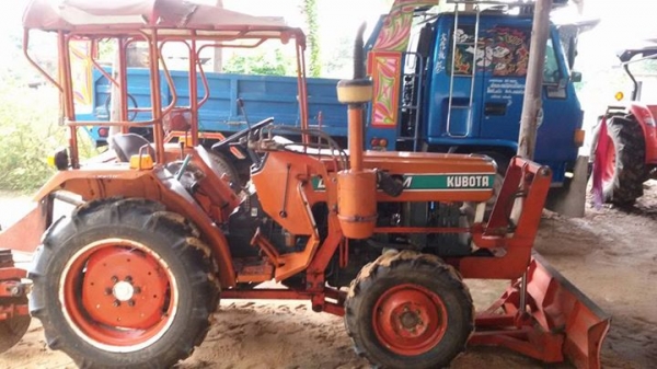 รถไถ่นั่งขับ L18 สองเพลา สวยๆๆพร่อมใช้ เครื่องดี