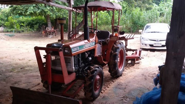 รถไถ่นั่งขับ L18 สองเพลา สวยๆๆพร่อมใช้ เครื่องดี