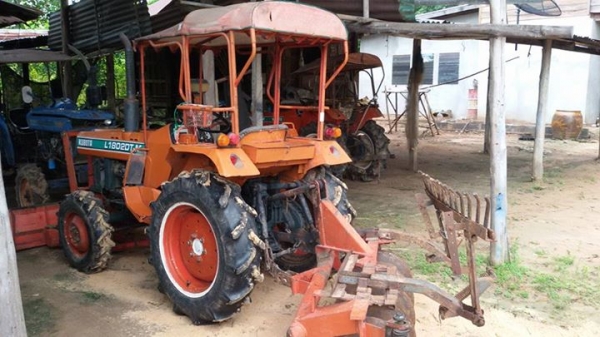 รถไถ่นั่งขับ L18 สองเพลา สวยๆๆพร่อมใช้ เครื่องดี