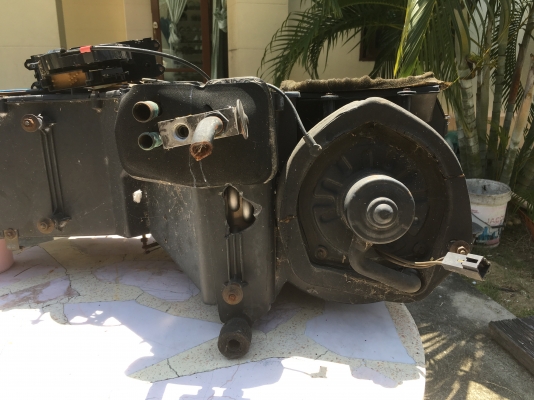 ตู้แอร์พร้อมพัดลมสภาพสวย ตู้แอร์พร้อมพัดลมสภาพสวย