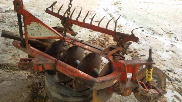 รถไถ่นั่งขับ L220 สองเพลาสวย พร้อมผาลหลัง