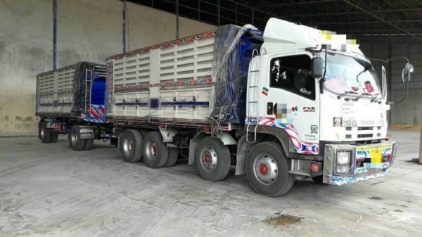 ขาย  2,100,000฿ ISUZU DECA 300 ปี58 วิ่ง 34x,xxx กม.  (แม่ดั้ม 12 ล้อ -ลูกดั้ม 2 คาน )ต่ออู่ ซี ที ทรัส.สวยๆ แม่ยาว 6.20ม.ลูกยาว6.20ม. บันทุกของได้ 31/32ตัน รถสวยเดิมบางยางดี มีให้เลือกหลาย พ่วง  รถอยู่ นครสวรรค์ 090-772-3710 090-772-3708