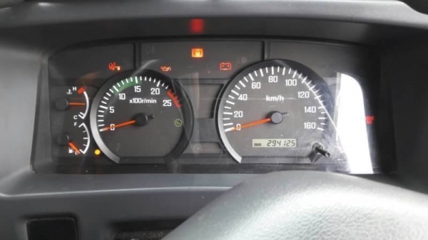 ขาย  2,650,000฿ ISUZU DECA 360 ปี58 วิ่ง 29x,xxx กม.  (แม่ดั้ม 12 ล้อ -ลูกดั้ม 2 คาน )ต่ออู่ ซี ที ทรัส.สวยๆ แม่ยาว 6.30ม.ลูกยาว6.40 ม. บันทุกของได้ 31/32ตัน รถสวยเดิมบางยางดี มีให้เลือกหลาย พ่วง  รถอยู่ นครสวรรค์ 090-772-3710 090-772-3708