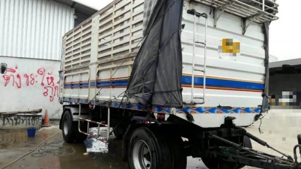 ขาย  2,650,000฿ ISUZU DECA 360 ปี58 วิ่ง 29x,xxx กม.  (แม่ดั้ม 12 ล้อ -ลูกดั้ม 2 คาน )ต่ออู่ ซี ที ทรัส.สวยๆ แม่ยาว 6.30ม.ลูกยาว6.40 ม. บันทุกของได้ 31/32ตัน รถสวยเดิมบางยางดี มีให้เลือกหลาย พ่วง  รถอยู่ นครสวรรค์ 090-772-3710 090-772-3708