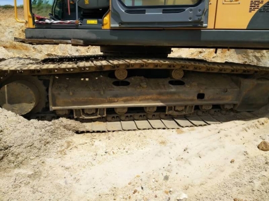 ขาย 1,080,000  VOLVO EC210B PRIME ทำงาน 17,xxx ชม. เครื่องดี ปั้มแรง โซ่หนา เอวแน่น ไฟฟ้าครบ เอกสารเล่มทะเบียน รถอยู่ จ.สุพรรณบุรี 090-772-3710 090-772-3708
