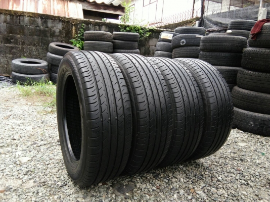 ขายยางDUNLOP 225/60R18 ปี13 ดอกยางเต็มสดสวย จำนวน 1 ชุด