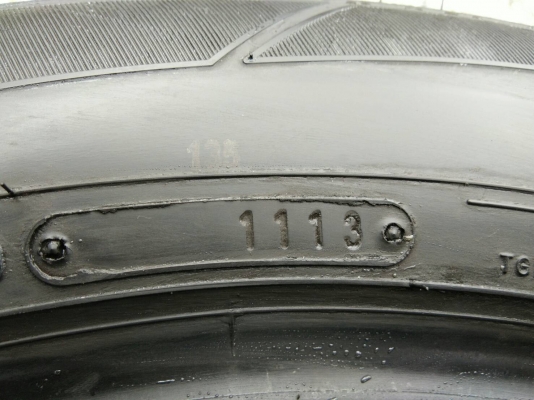 ขายยางDUNLOP 225/60R18 ปี13 ดอกยางเต็มสดสวย จำนวน 1 ชุด ขายยางDUNLOP 225/60R18 ปี13 ดอกยางเต็มสดสวย จำนวน 1 ชุด