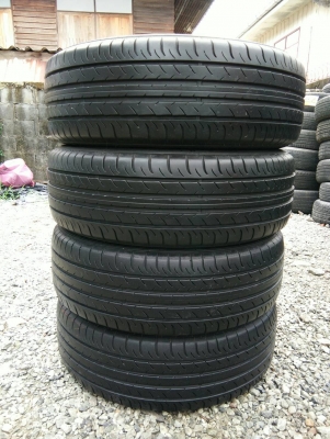 ขายยางDUNLOP 225/60R18 ปี13 ดอกยางเต็มสดสวย จำนวน 1 ชุด