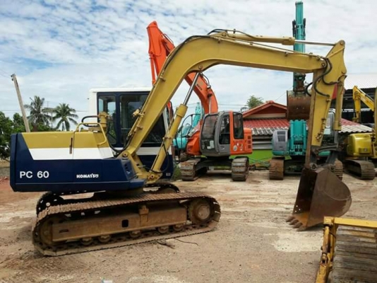ขายKOMATSU PC60-6  เก่าญี่แนแท้  สภาพสวย มีลายแย๊ก  5,XXX  ชั่วโมง  พร้อมใช้  โทร 089-3818694  ดวงนภา