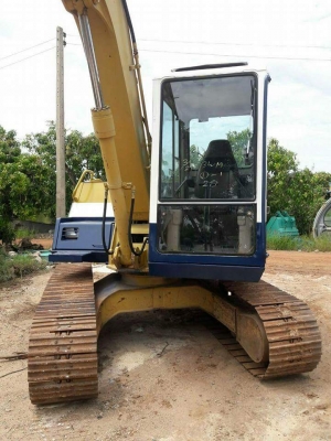 ขายKOMATSU PC60-6  เก่าญี่แนแท้  สภาพสวย มีลายแย๊ก  5,XXX  ชั่วโมง  พร้อมใช้  โทร 089-3818694  ดวงนภา