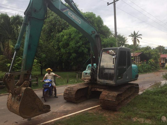 ต้องการขายรถแมคโค KOBELCO SK120 MARK V SUPPER