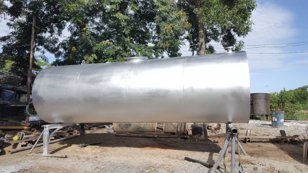 ถังน้ำมันขนาด 9000 ลิตร หรือขนาดตามสั่ง สภาพสวยๆ ถังน้ำมันขนาด 9000 ลิตร หรือขนาดตามสั่ง สภาพสวยๆ