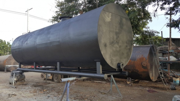 ถังน้ำมันขนาด 9000 ลิตร หรือขนาดตามสั่ง สภาพสวยๆ ถังน้ำมันขนาด 9000 ลิตร หรือขนาดตามสั่ง สภาพสวยๆ