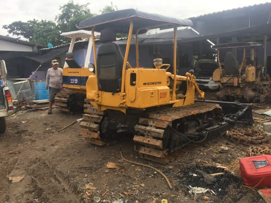 ขายแทร็กเตอร์D2-3 P สไลด์3ทิศทาง สภาพสวยพร้อมใช้งาน เครื่องดีช่วงล่างดี ใบแทร็กเต็ม ราคาต่อรองคุยกันได้ โทร0616613023