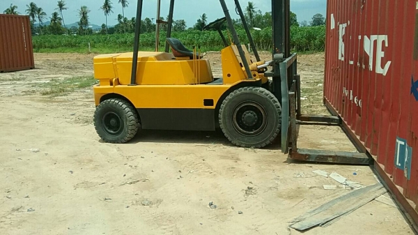 โฟลคลิฟท์ ขนาด 4 ตัน ยกตู้คอนเทนเนอร์ 20 ฟุต ซ้อนได้ 2ชั้น