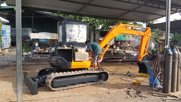ขายรถขุดkubota u45...0815667535