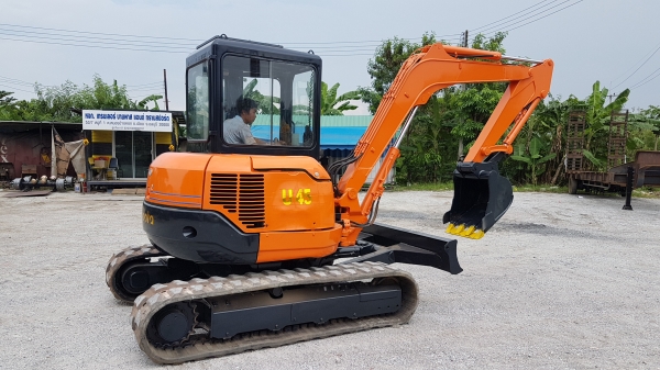 ขายรถขุดkubota u45...0815667535
