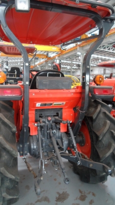 KUBOTA MAX L3608SP พร้อมใบมีดดันดิน ดาวน์เริ่มต้นเพียง 20,000 เท่านั้น