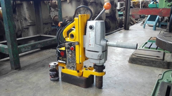 ** SOLD ** สว่านแม่เหล็กเจ็ทบอส ATORI TC-35 เจาะ 16-35 มม ไฟ 220V สภาพใหม่กริ้บ!!