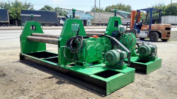 ** SOLD OUT!! ** เครื่องม้วนเหล็กแผ่นมือหนึ่งประกอบใหม่ 5 ฟุต 150 cm เพลาตัน 5" ม้วนหนา 4-6 มม หัวเพลาม้วนแป้ปได้ สวยสดใหม่100\%พร้อมใช้