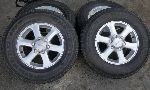 แม็ก ISUZU D-max ขอบ16 ทั้งชุดไม่แพง 6000 บาท