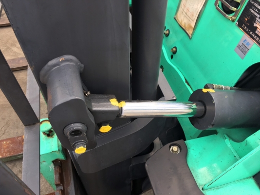 ขายนำเข้าจากญี่ปุ่น MITSUBISHI FD30T(รุ่นล่าสุด) ยก3ตัน 3 เมตร เปลี่ยนได้สูงสุด6เมตร ดีเซล ออโต้ สภาพดีมากๆๆ 420,000 บาท 094-426-7888 จะเด็ด