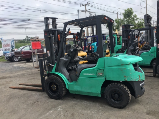 ขายนำเข้าจากญี่ปุ่น MITSUBISHI FD30T(รุ่นล่าสุด) ยก3ตัน 3 เมตร เปลี่ยนได้สูงสุด6เมตร ดีเซล ออโต้ สภาพดีมากๆๆ 420,000 บาท 094-426-7888 จะเด็ด