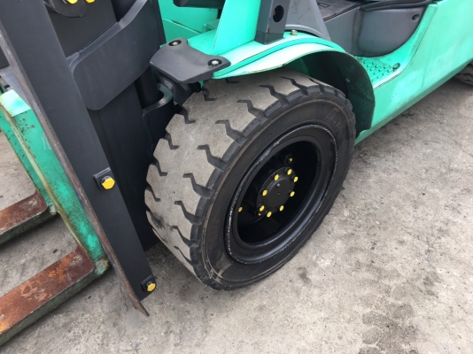 ขายนำเข้าจากญี่ปุ่น MITSUBISHI FD30T(รุ่นล่าสุด) ยก3ตัน 3 เมตร เปลี่ยนได้สูงสุด6เมตร ดีเซล ออโต้ สภาพดีมากๆๆ 420,000 บาท 094-426-7888 จะเด็ด