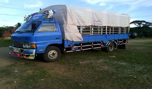 ขายหกล้อ 115 ยาว 5.50 กว้าง 2,15..รถบ้านรถสวยพร้อมใช้งาน ระบบไฟเตือนหน้าปัดใช้ได้ทุกอย่าง ราคาคุยกันได้