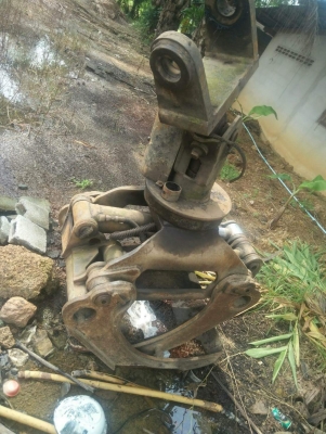 รถแบคโฮPC120-3 หัวคีบไม้ ใช้งานได้