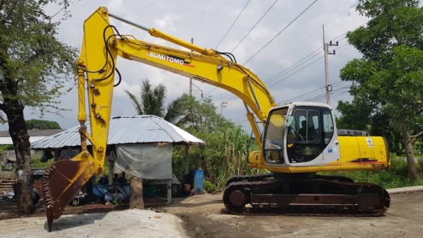 ขายด่วนรถแบคโฮSUMITOMO.SH.200-3รถนอกนำเข้าเก่าญี่ปุ่นแท้เดิมๆไม่เคยใช้งานในไทยเลยไฟฟ้าออโต้เต่ากะต่ายลายกะแทกครบเร็วเเรงไม่โหลด