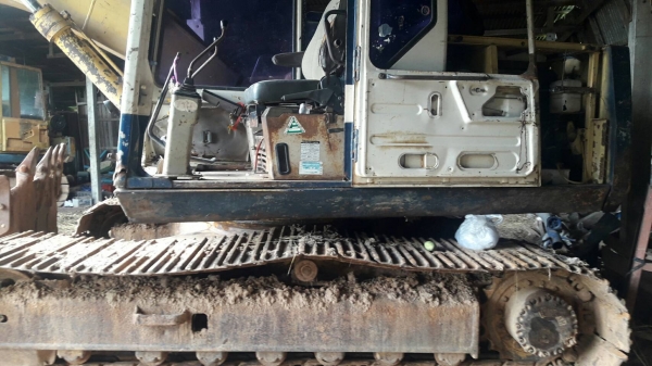 ขายKOMATSU PC120-5 เอกสารเล่มทะเบียน เครื่องปั้มดื โช่สูง บูชไม่มีแตก ใบหนา บอดี้ครบ กล่องจอไฟฟ้าต้องเอาไปเช๊คระบบ ทำงานดีไม่มีร้อน รถอยู่ศรีสะเกษ ราคา470,000บ. สนใจ 0835601591 หรือ 0903494058